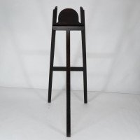 An Arts & Crafts folding oak easel with a carved butterfly flying from a flower - Thumbnail 17