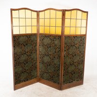 Liberty and Co (attributed). A good three fold screen - Thumbnail 1