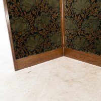 Liberty and Co (attributed). A good three fold screen - Thumbnail 10