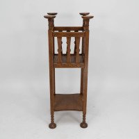 Shapland & Petter. An Arts & Crafts Oak Plant Stand with Voysey Style Discs Finials - Thumbnail 3