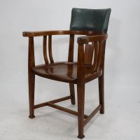 E. A. Taylor, attributed. An Arts & Crafts Oak Tub Chair with a Pierced Heart - Thumbnail 3