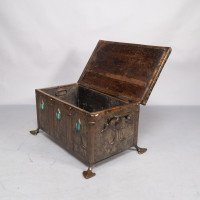 Jesson Birkett, Attributed – Arts and Crafts Copper Fireside Log Box and Seat - Thumbnail 4