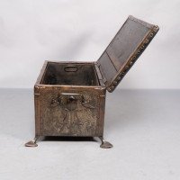 Jesson Birkett, Attributed – Arts and Crafts Copper Fireside Log Box and Seat - Thumbnail 6