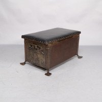 Jesson Birkett, Attributed – Arts and Crafts Copper Fireside Log Box and Seat - Thumbnail 7