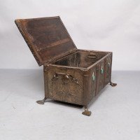 Jesson Birkett, Attributed – Arts and Crafts Copper Fireside Log Box and Seat - Thumbnail 10