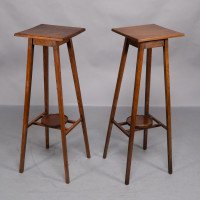 C. F. A. Voysey, attributed. Made & Retailed by Goodyers of Regent Street & New Bond Street London. A Rare Pair of Simple Arts & Crafts Oak Plant Stands - Thumbnail 2
