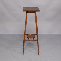 C. F. A. Voysey, attributed. Made & Retailed by Goodyers of Regent Street & New Bond Street London. A Rare Pair of Simple Arts & Crafts Oak Plant Stands - Thumbnail 5