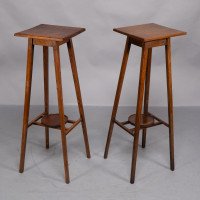 C. F. A. Voysey, attributed. Made & Retailed by Goodyers of Regent Street & New Bond Street London. A Rare Pair of Simple Arts & Crafts Oak Plant Stands - Thumbnail 6