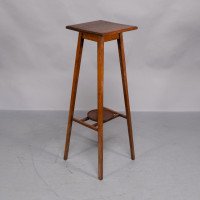 C. F. A. Voysey, attributed. Made & Retailed by Goodyers of Regent Street & New Bond Street London. A Rare Pair of Simple Arts & Crafts Oak Plant Stands - Thumbnail 10