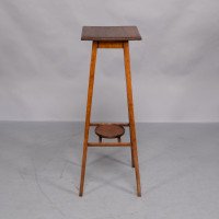 C. F. A. Voysey, attributed. Made & Retailed by Goodyers of Regent Street & New Bond Street London. A Rare Pair of Simple Arts & Crafts Oak Plant Stands - Thumbnail 11