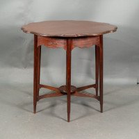 Morris & Co., Mahogany Side Table with a Shaped Top & a Wavy Apron - Thumbnail 3