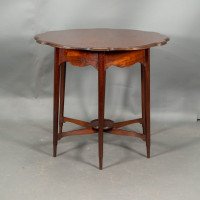 Morris & Co., Mahogany Side Table with a Shaped Top & a Wavy Apron - Thumbnail 8