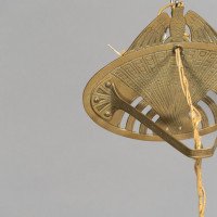 Arts and Crafts Brass Wall Light with Owl Finial and Pierced Fan Shade c.1900 - Thumbnail 5
