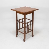 E. W. Godwin, attributed. An Anglo-Japanese Quarter Sawn Oak Side Table - Thumbnail 5