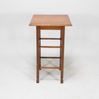 E. W. Godwin, attributed. An Anglo-Japanese Quarter Sawn Oak Side Table - Thumbnail 4