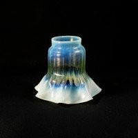 Arts and Crafts, c.1900 Ribbed Vaseline Glass Shade with Ruffled Rim - Thumbnail 4