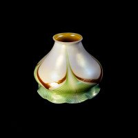 Steuben, Pulled Feather Iridescent Art Glass Shades with Ruffled Rim - Thumbnail 3