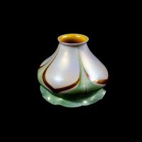 Steuben, Pulled Feather Iridescent Art Glass Shades with Ruffled Rim - Thumbnail 6