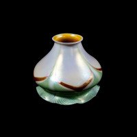 Steuben, Pulled Feather Iridescent Art Glass Shades with Ruffled Rim - Thumbnail 7