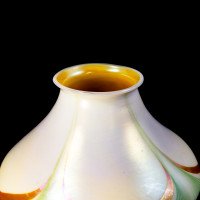 Steuben, Pulled Feather Iridescent Art Glass Shades with Ruffled Rim - Thumbnail 9