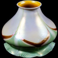 Steuben, Pulled Feather Iridescent Art Glass Shades with Ruffled Rim - Thumbnail 10