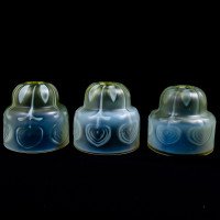 Arts and Crafts, c.1900 Set of Three Peacock Feather Vaseline Glass Shades - Thumbnail 3