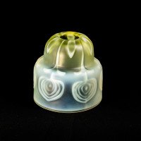 Arts and Crafts, c.1900 Set of Three Peacock Feather Vaseline Glass Shades - Thumbnail 38