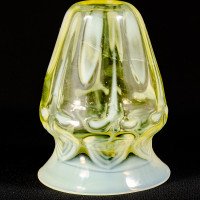 A Vaseline Shade with a Gracefully Rounded Shape & Intricate Peacock Feather Decoration - Thumbnail 6
