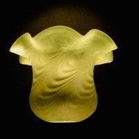 Arts and Crafts, c.1900 Swirled Vaseline Glass Shade with Ruffled Rim - Thumbnail 19