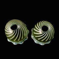 A Rare Pair of Vaseline Shades with Acid Etched Fleur-de-Lys - Thumbnail 3