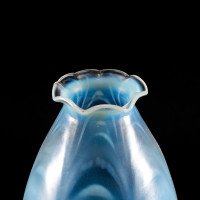 A Pair of Opalescent Glass Shades with Striking Feathered Patterns & a Flared Petal-Shaped Rim - Thumbnail 3
