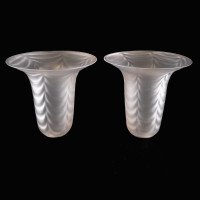 A Pair of Frosted Glass Shades with Feather-Like Embossed Pattern & Flared Rims - Thumbnail 5