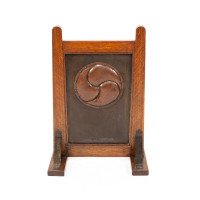 Leonard Wyburd, attributed. A Rare Arts & Crafts Oak Fire Screen by Liberty & Co - Thumbnail 2