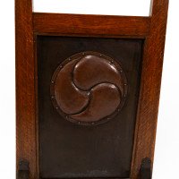 Leonard Wyburd, attributed. A Rare Arts & Crafts Oak Fire Screen by Liberty & Co - Thumbnail 10