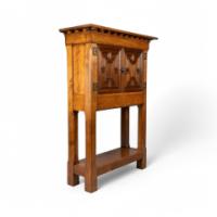 English Arts & Crafts, Craftsman-Made Court Cupboard with Blacksmith Handle - Thumbnail 2