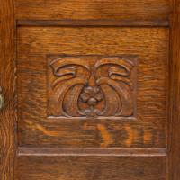 Liberty & Co., attributed. An Arts & Crafts Oak Sideboard in the Glasgow-Style - Thumbnail 18
