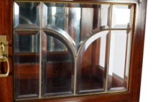 Secessionist Mahogany Display Cabinet, Carved Decoration & Bevelled Glass Doors - Thumbnail 7