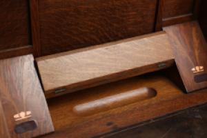 G. M. Ellwood for J. S. Henry. An Arts & Crafts Oak Writing Desk - Thumbnail 18