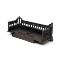 A Small Gothic Revival Cast Iron Fender with Pierced Trefoil Decoration - Thumbnail 10