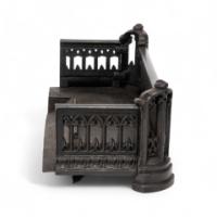 A Small Gothic Revival Cast Iron Fender with Pierced Trefoil Decoration - Thumbnail 7