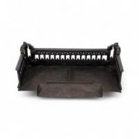 A Small Gothic Revival Cast Iron Fender with Pierced Trefoil Decoration - Thumbnail 13