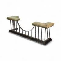 An Arts and Crafts club fender made of brass and cast iron, featuring green leather seats - Thumbnail 2