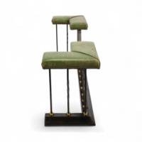 An Arts and Crafts club fender made of brass and cast iron, featuring green leather seats - Thumbnail 4