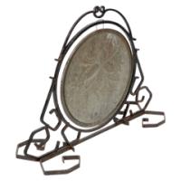 An Arts and Crafts wrought iron dinner gong with brass central plate decorated with wheatsheaf design - Thumbnail 5