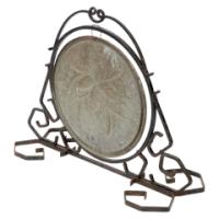 An Arts and Crafts wrought iron dinner gong with brass central plate decorated with wheatsheaf design - Thumbnail 8