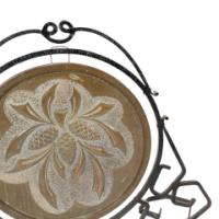 An Arts and Crafts wrought iron dinner gong with brass central plate decorated with wheatsheaf design - Thumbnail 13