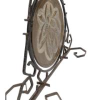 An Arts and Crafts wrought iron dinner gong with brass central plate decorated with wheatsheaf design - Thumbnail 16