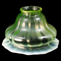 Arts and Crafts c.1900 Mushroom Form Vaseline Glass Shade with Uranium Glow - Thumbnail 4