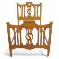 A Very Good Quality Slatted Oak Arts & Crafts Bed with Ying Yang Cut-outs