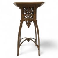 Gustave Serrurier-Bovy (style of). An Art Nouveau oak side table/plant stand - Thumbnail 1